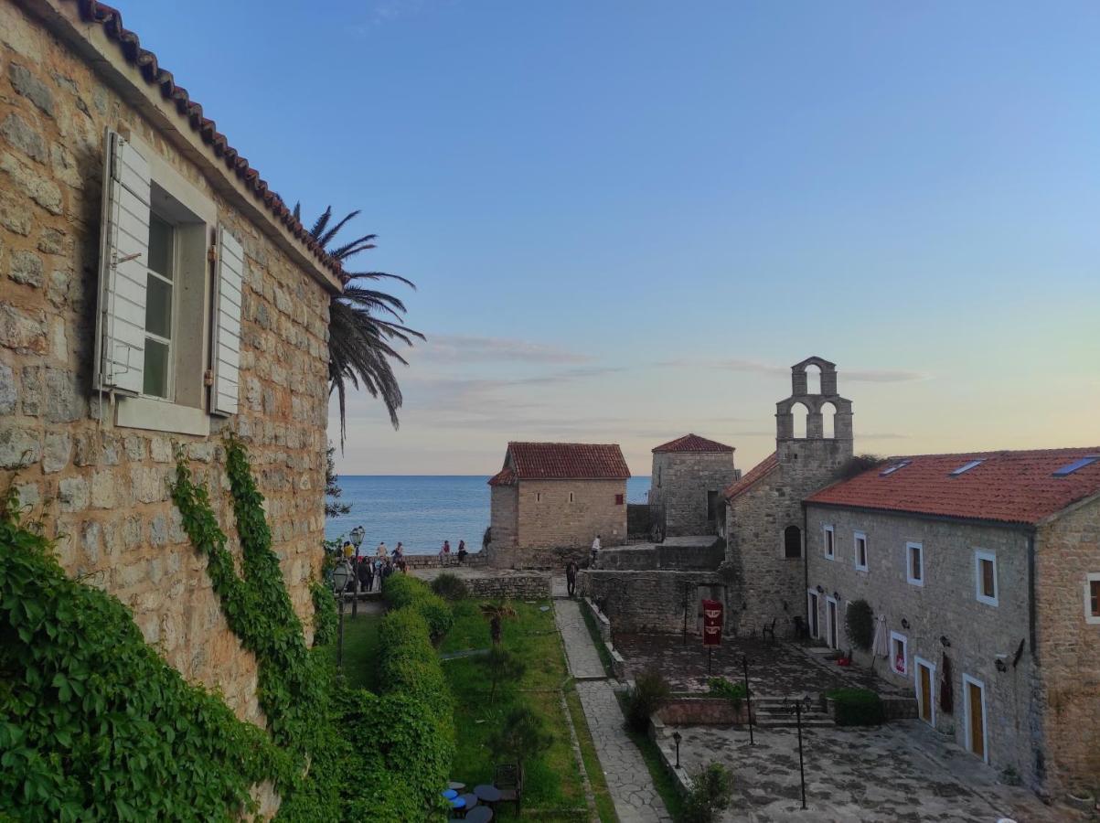 Freedom Hostel Budva Exterior photo